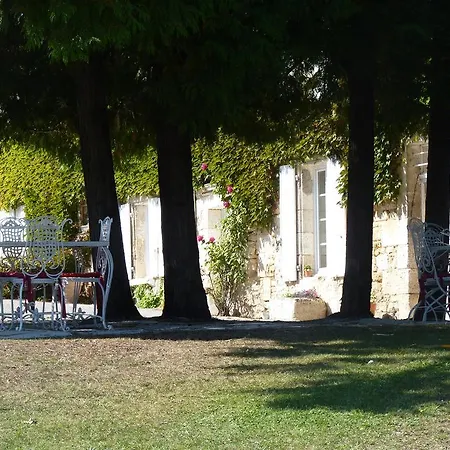 Domaine Du Champ Fleuri Bed & Breakfast Angouleme Exterior photo
